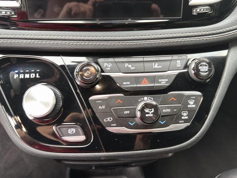 Chrysler Pacifica Hybrid Touring L 2022