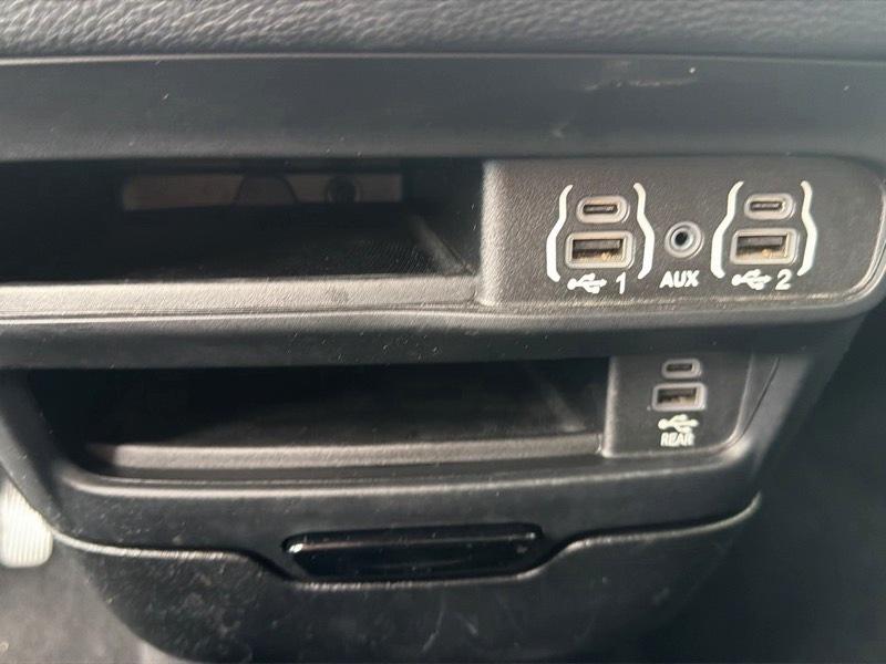 Chrysler Pacifica Hybrid Touring L 2022