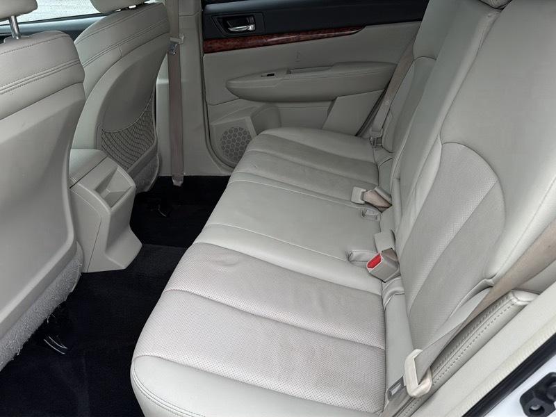 Subaru Outback 3.6R Limited 2010