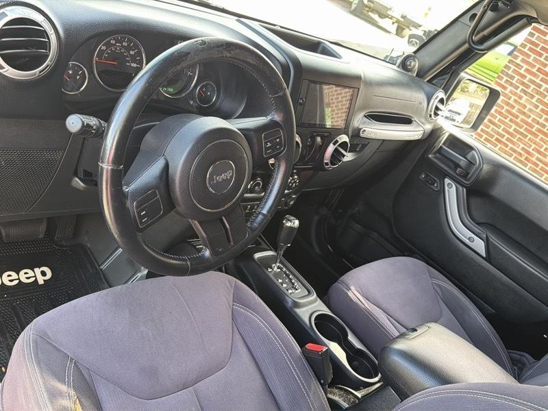 Jeep Wrangler Sahara 4WD 2013