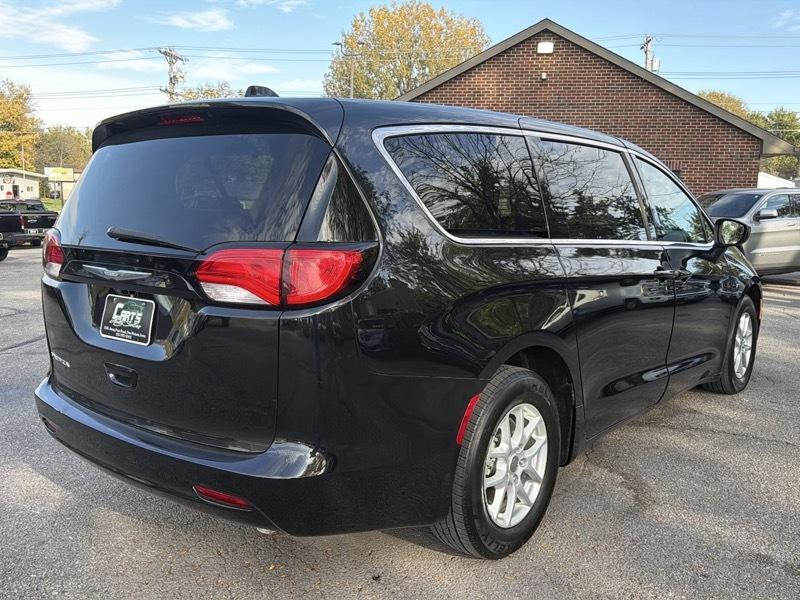 Chrysler Pacifica Touring 2017
