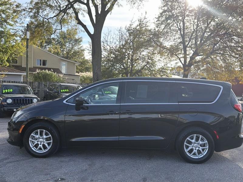 Chrysler Pacifica Touring 2017