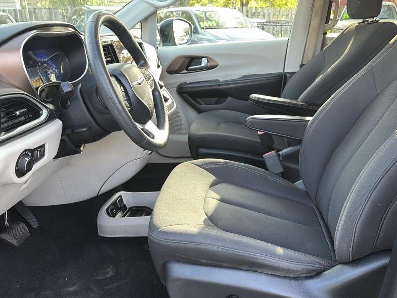 Chrysler Pacifica Touring 2017