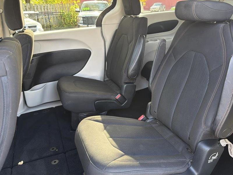 Chrysler Pacifica Touring 2017