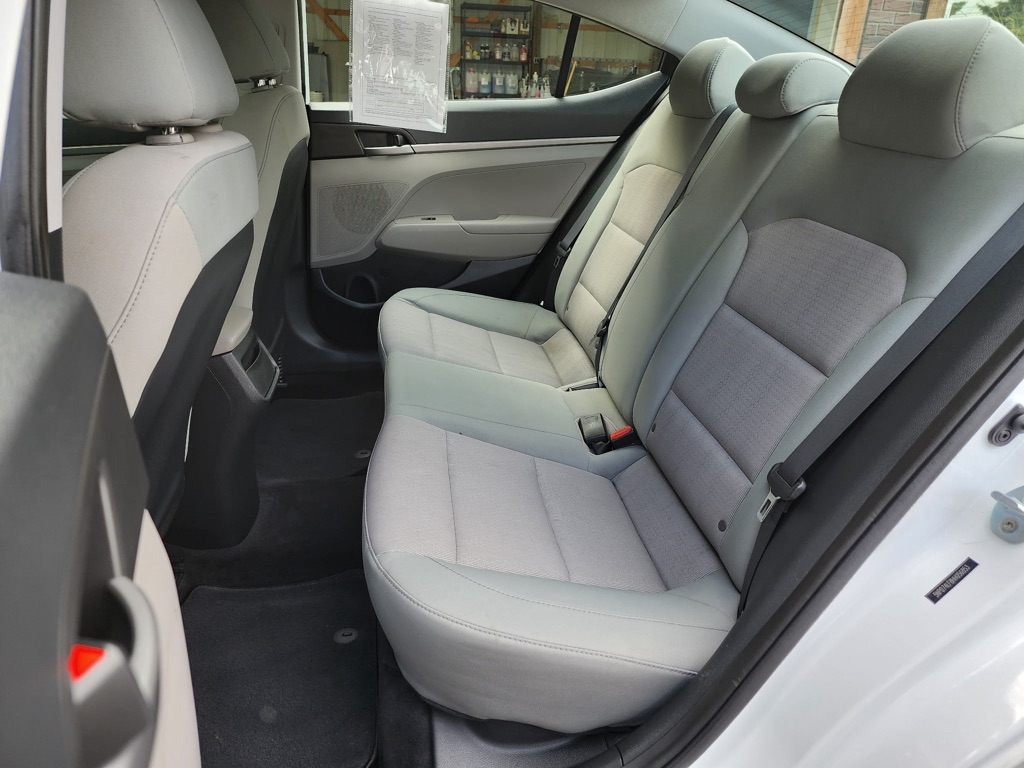 Hyundai Elantra SE 6AT 2017