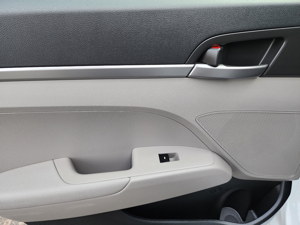 Hyundai Elantra SE 6AT 2017