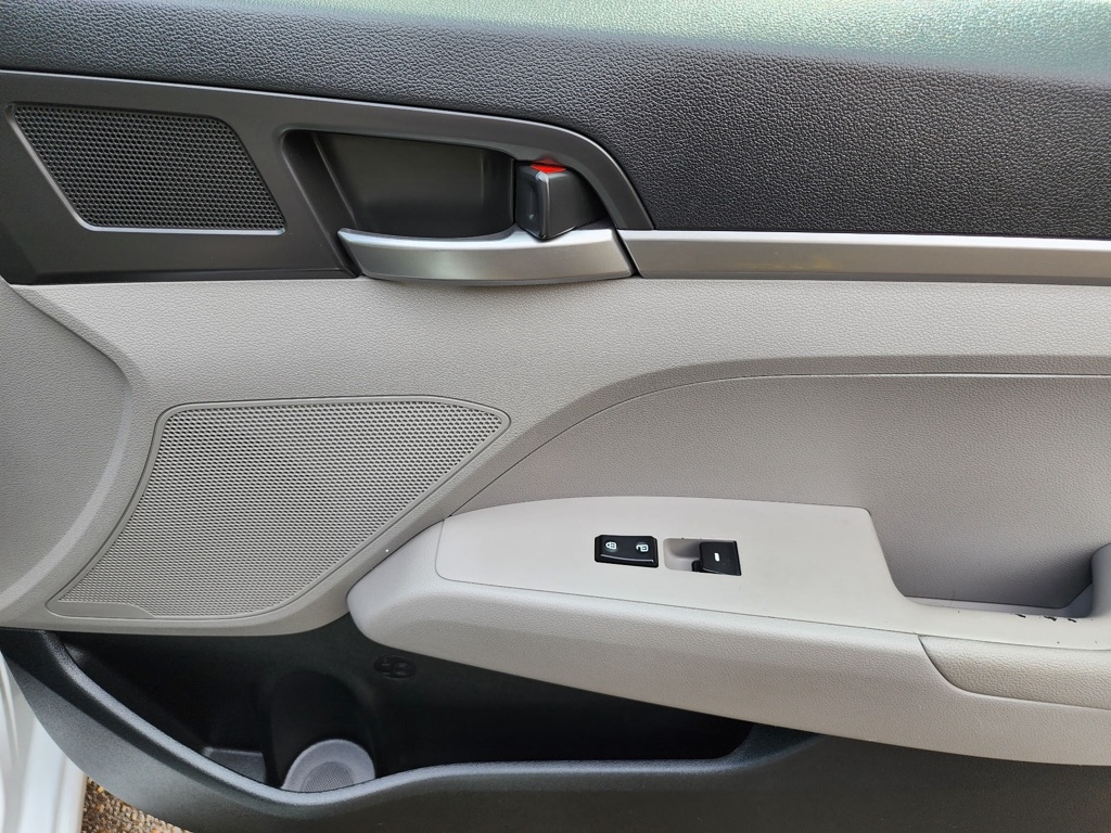 Hyundai Elantra SE 6AT 2017