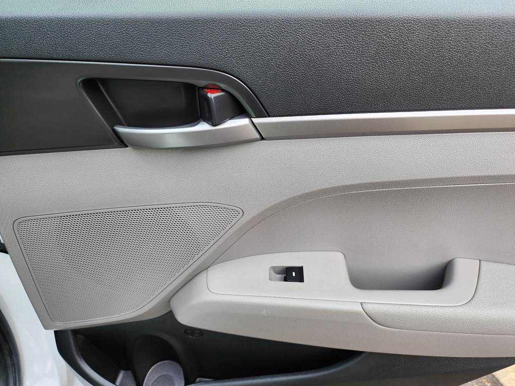 Hyundai Elantra SE 6AT 2017