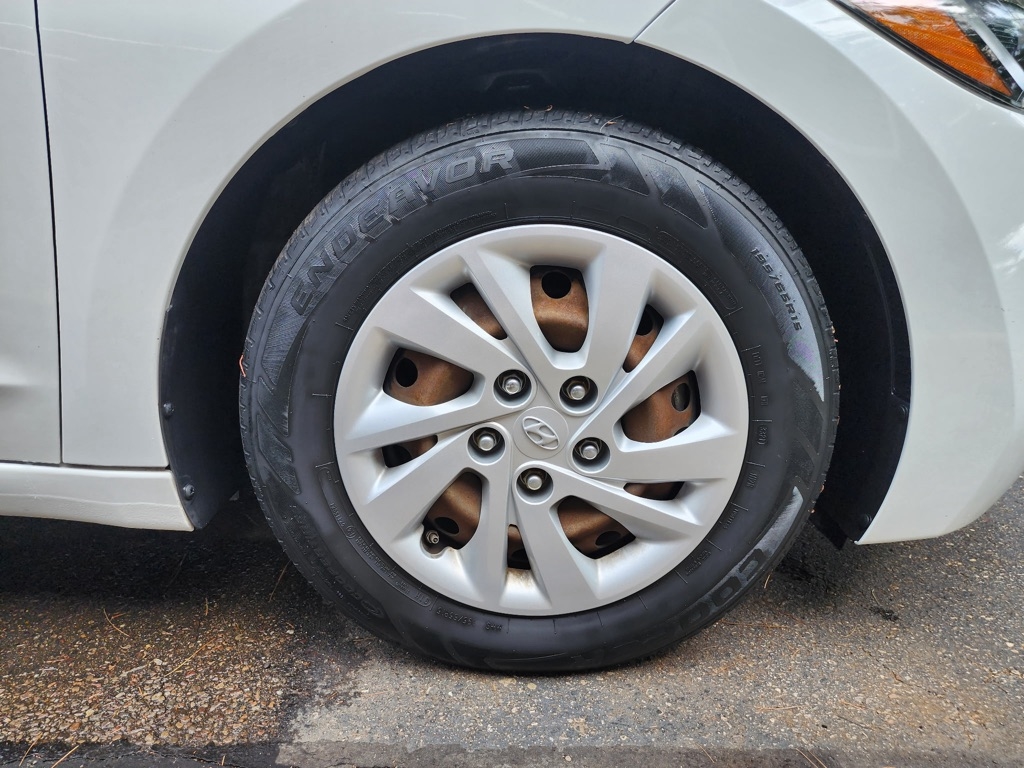 Hyundai Elantra SE 6AT 2017