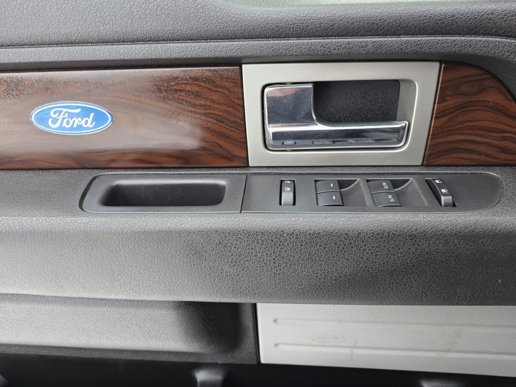 Ford F-150 XL SuperCrew 5.5-ft. Bed 4WD 2012