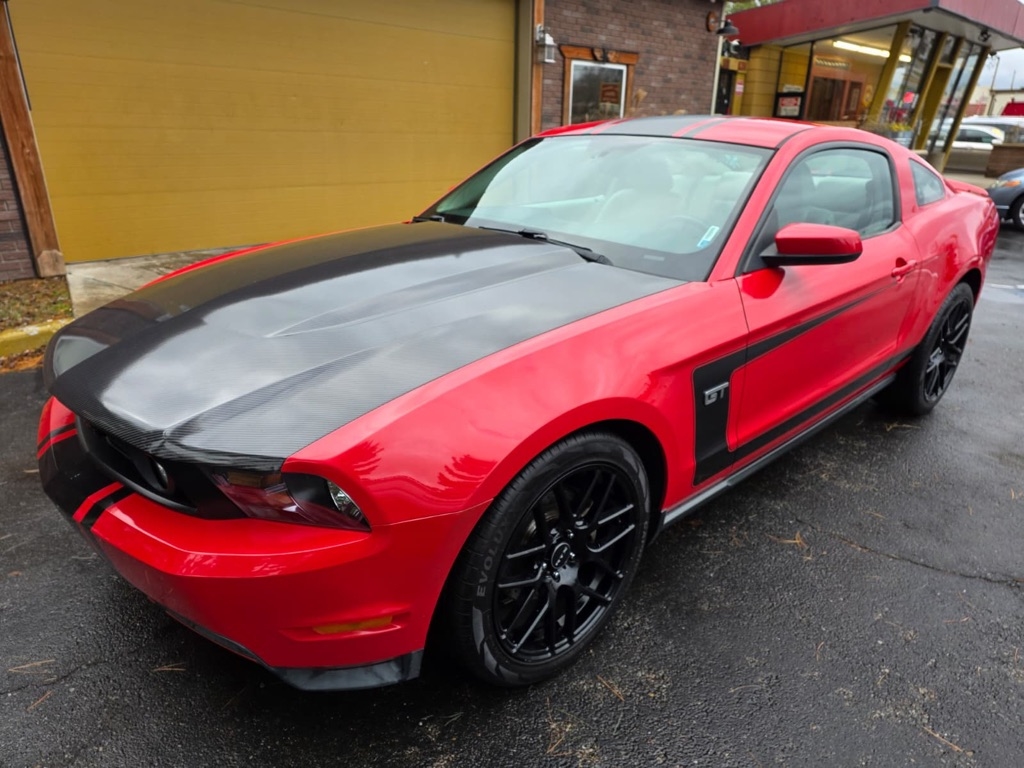 Ford Mustang GT Premium 2D Coupe 2010