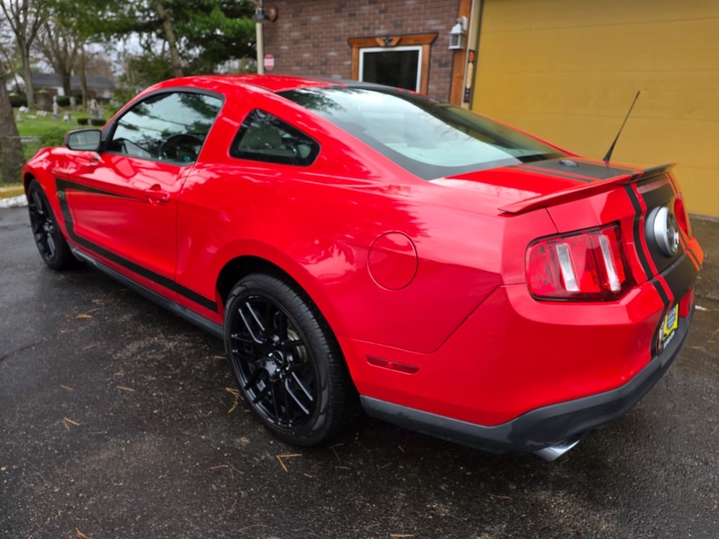 Ford Mustang GT Premium 2D Coupe 2010