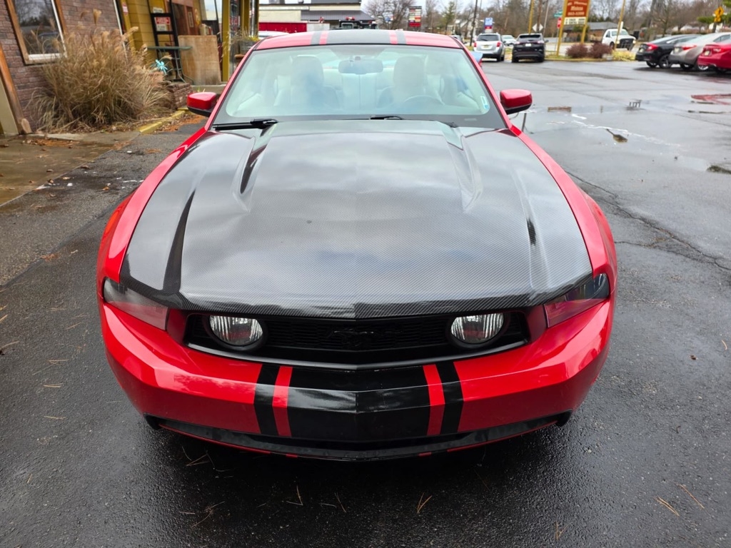 Ford Mustang GT Premium 2D Coupe 2010