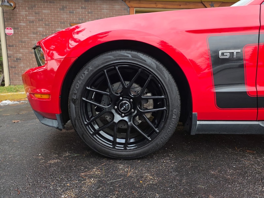 Ford Mustang GT Premium 2D Coupe 2010