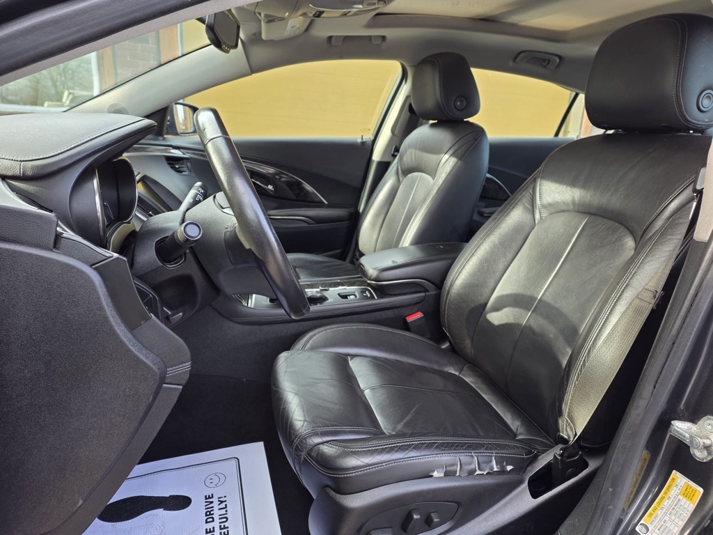 Buick LaCrosse 4dr Sdn Leather FWD 2015