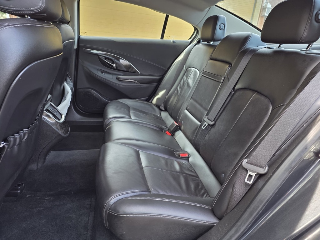 Buick LaCrosse 4dr Sdn Leather FWD 2015