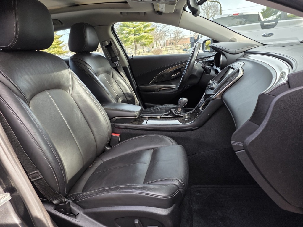 Buick LaCrosse 4dr Sdn Leather FWD 2015