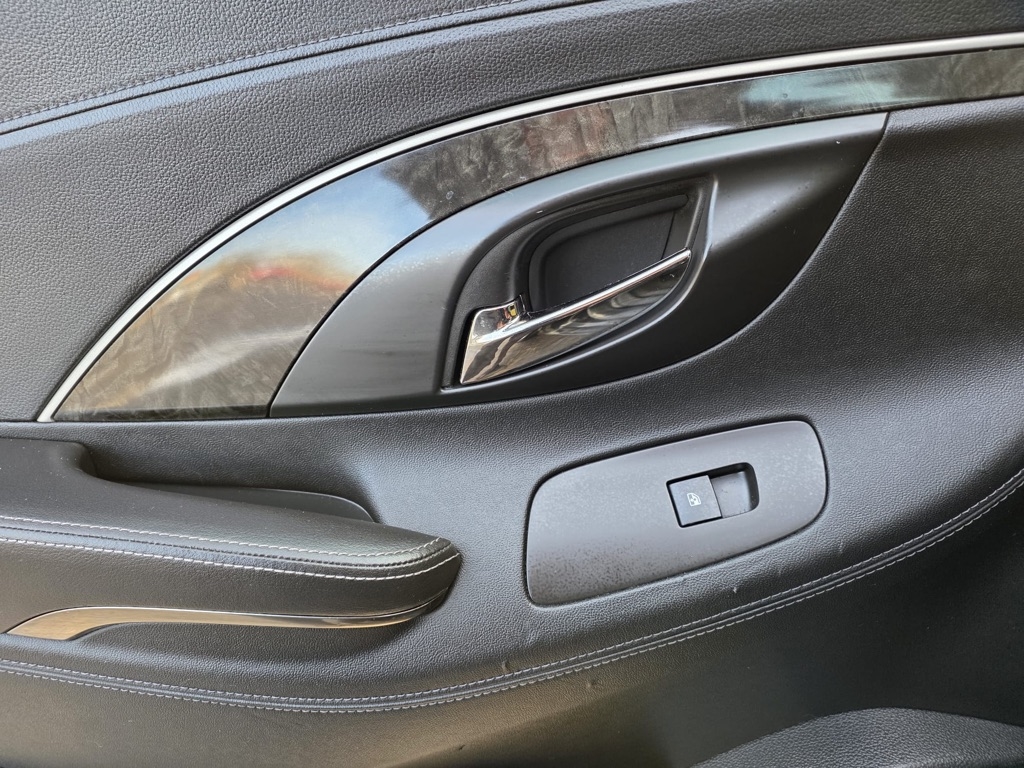 Buick LaCrosse 4dr Sdn Leather FWD 2015