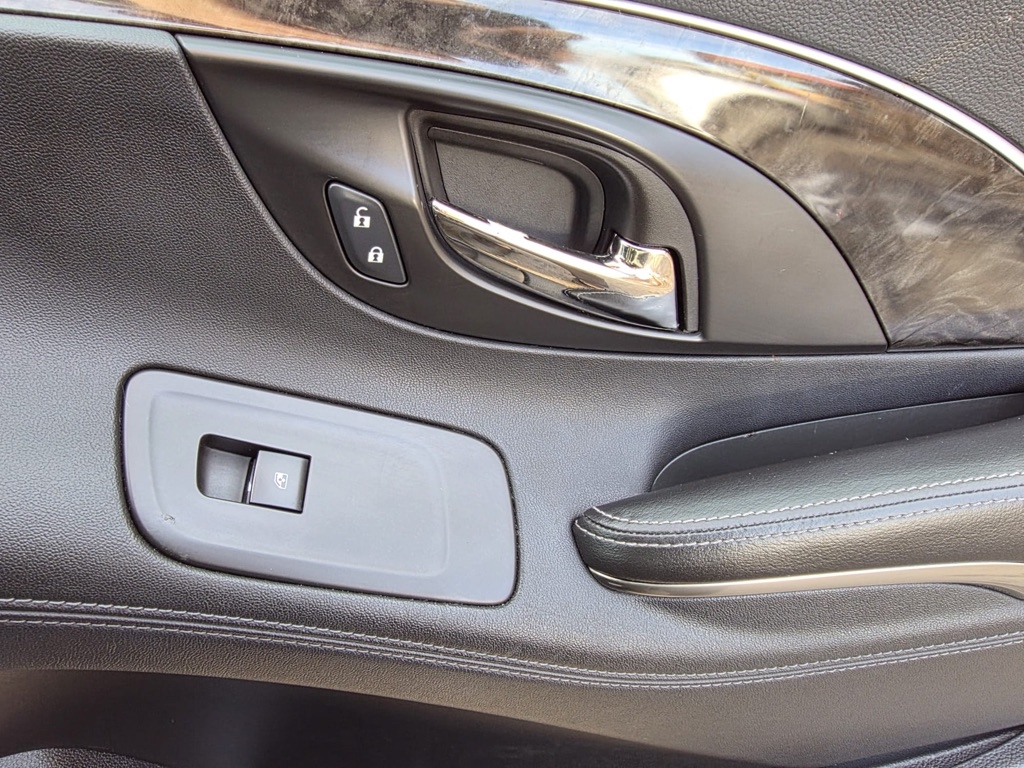 Buick LaCrosse 4dr Sdn Leather FWD 2015