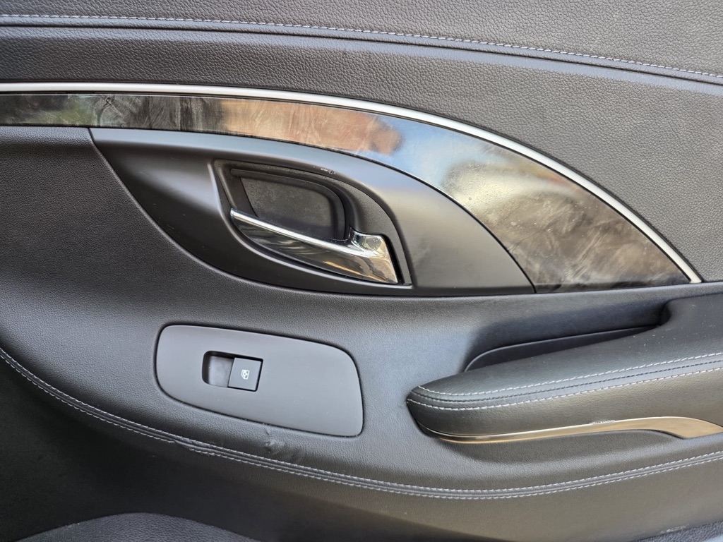 Buick LaCrosse 4dr Sdn Leather FWD 2015