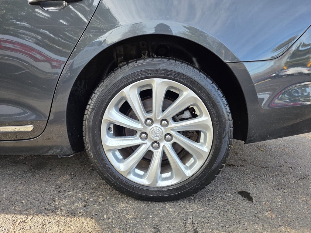 Buick LaCrosse 4dr Sdn Leather FWD 2015