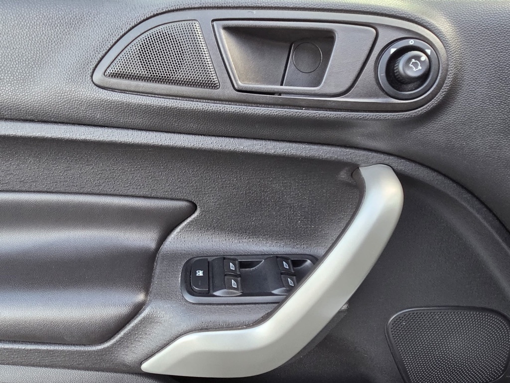 Ford Fiesta 5dr HB Titanium 2013