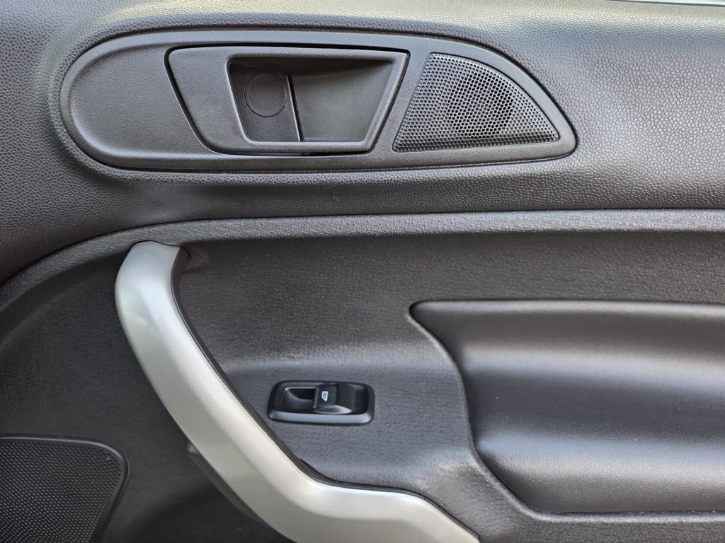 Ford Fiesta 5dr HB Titanium 2013