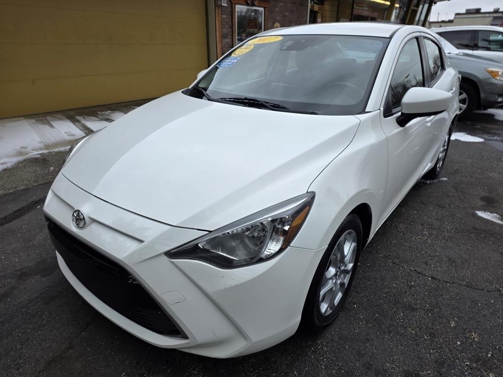 Toyota Yaris iA Auto (Natl) 2017