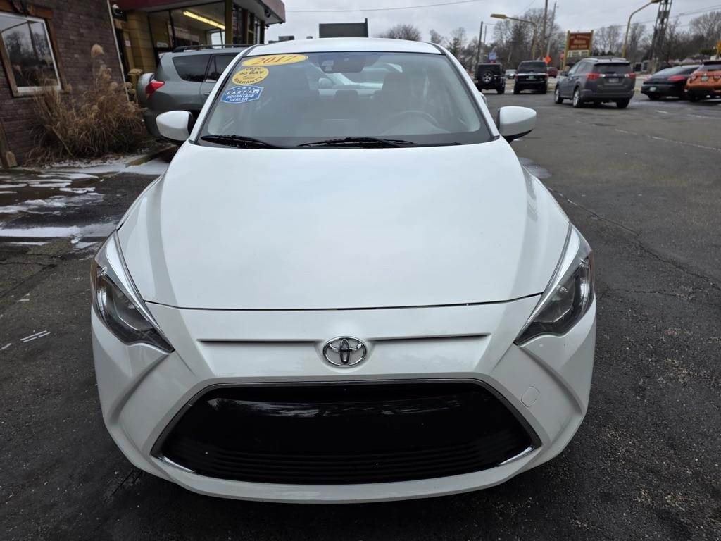 Toyota Yaris iA Auto (Natl) 2017