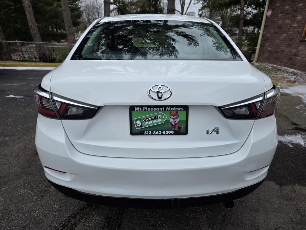 Toyota Yaris iA Auto (Natl) 2017