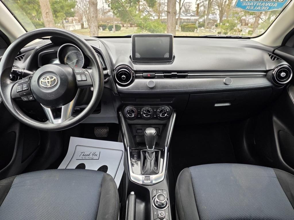 Toyota Yaris iA Auto (Natl) 2017