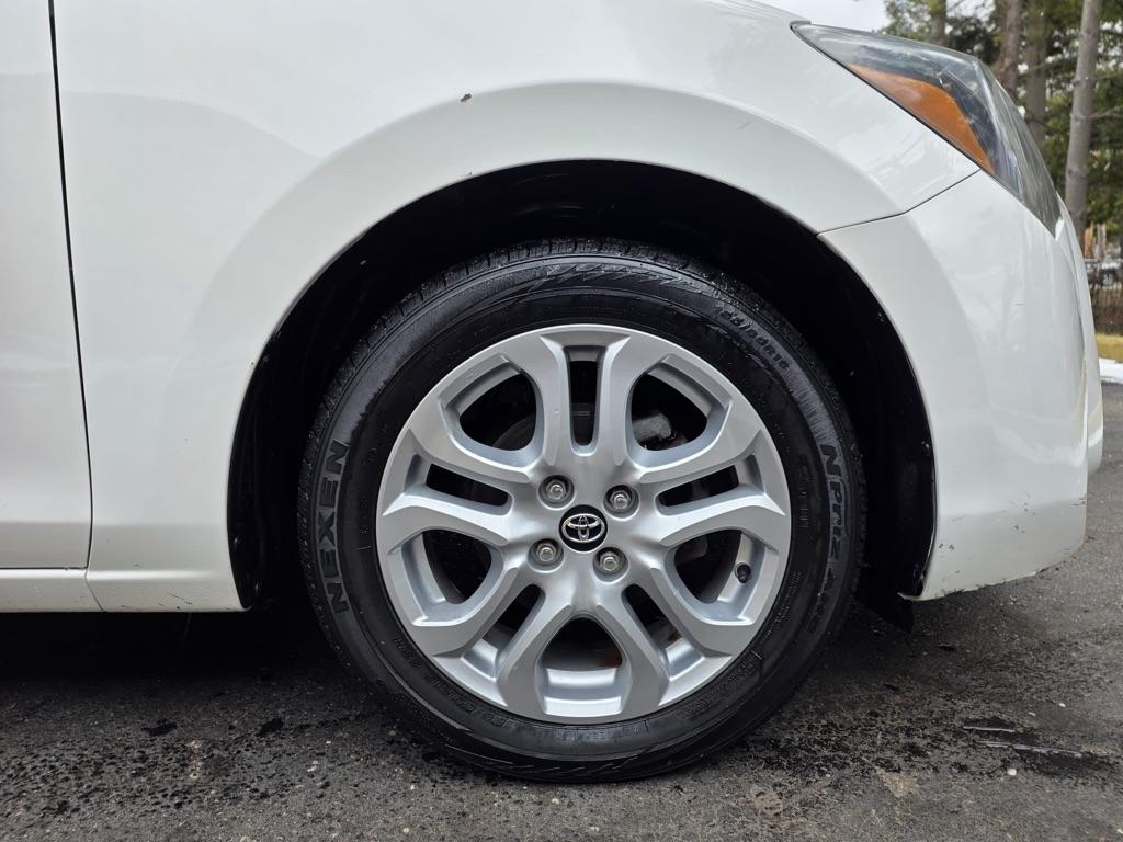 Toyota Yaris iA Auto (Natl) 2017