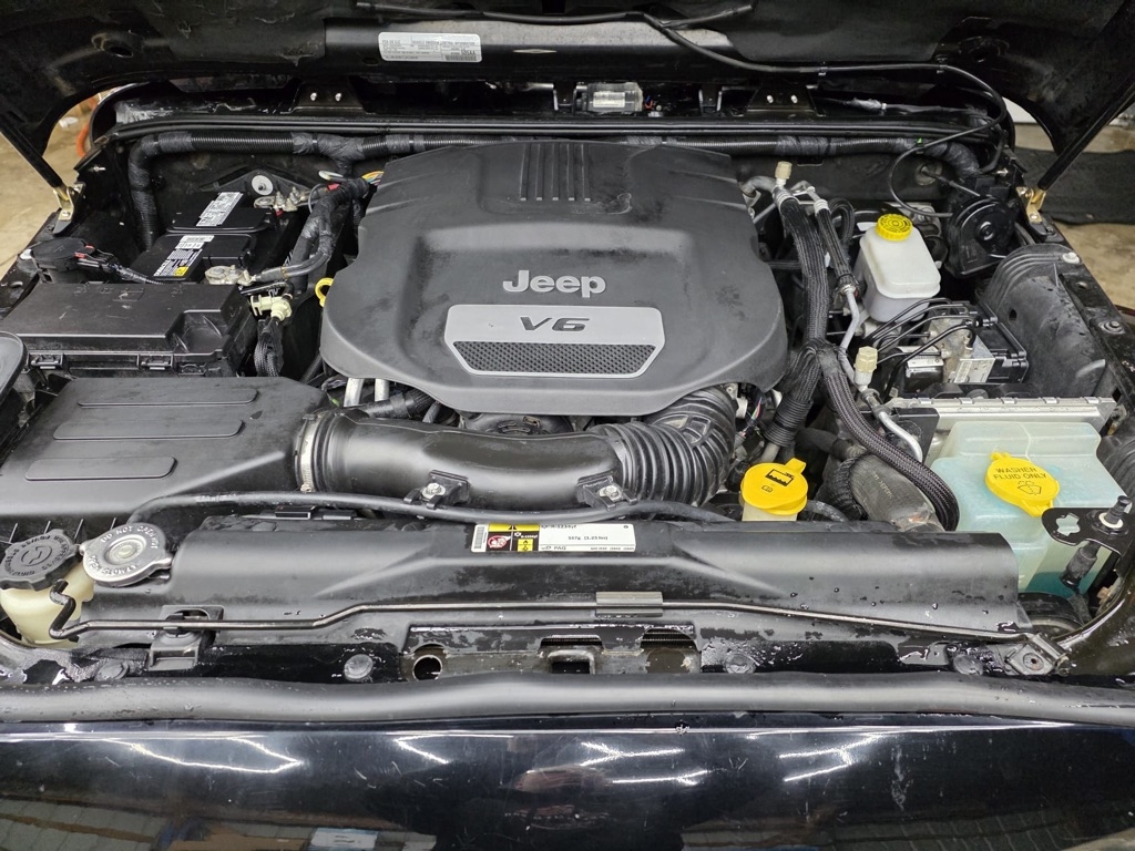 Jeep Wrangler Unlimited Sahara 4WD 2016