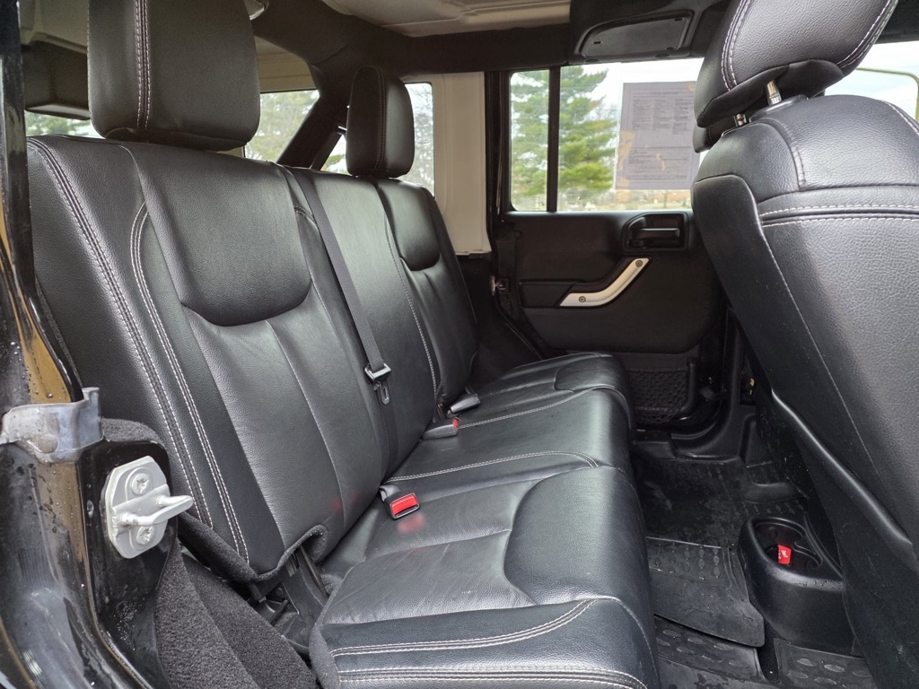 Jeep Wrangler Unlimited Sahara 4WD 2016