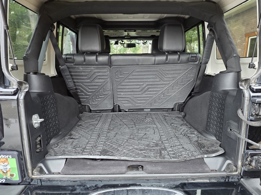 Jeep Wrangler Unlimited Sahara 4WD 2016