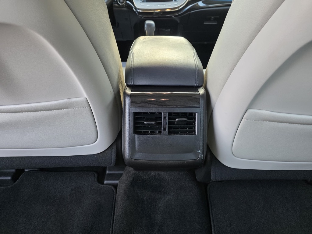 Toyota Avalon 4dr Sdn XLE (Natl) 2014