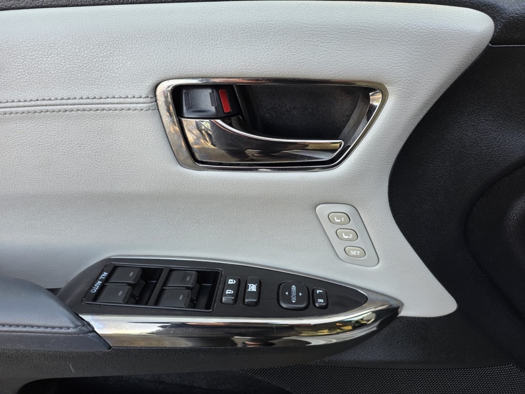 Toyota Avalon 4dr Sdn XLE (Natl) 2014