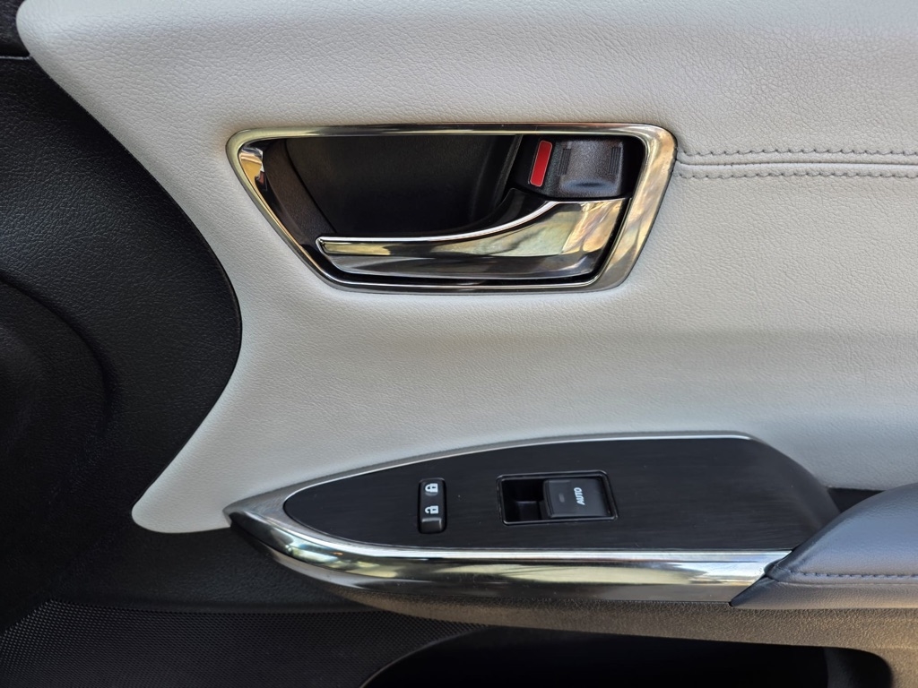 Toyota Avalon 4dr Sdn XLE (Natl) 2014