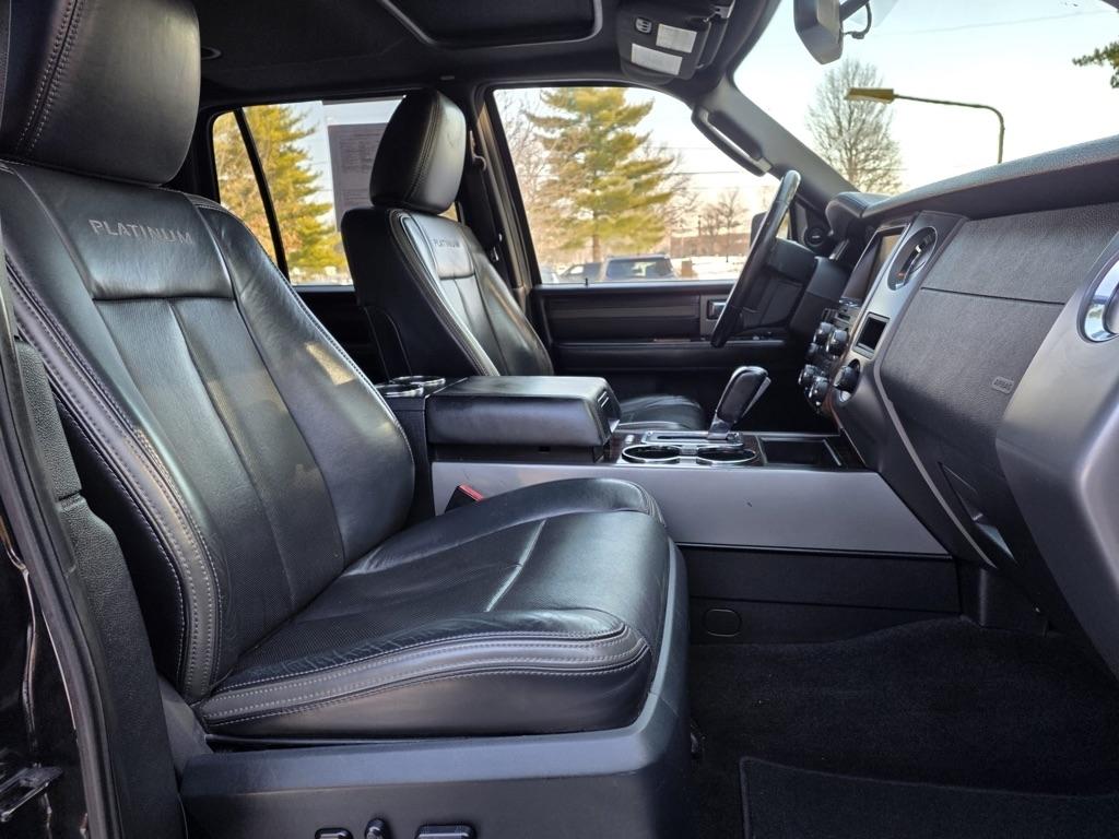 Ford Expedition 4WD 4dr Platinum 2015