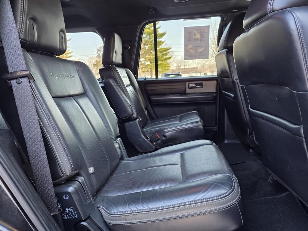 Ford Expedition 4WD 4dr Platinum 2015