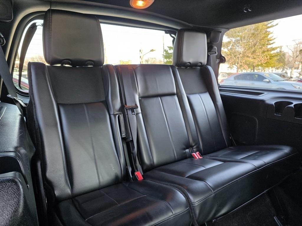 Ford Expedition 4WD 4dr Platinum 2015