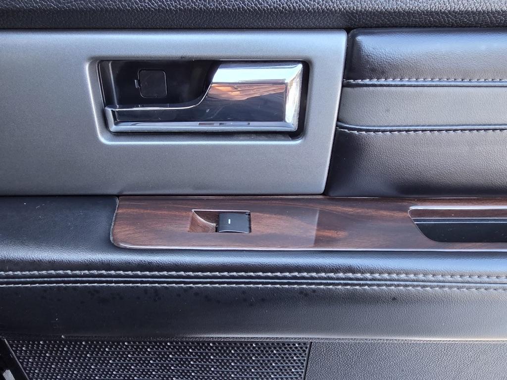 Ford Expedition 4WD 4dr Platinum 2015