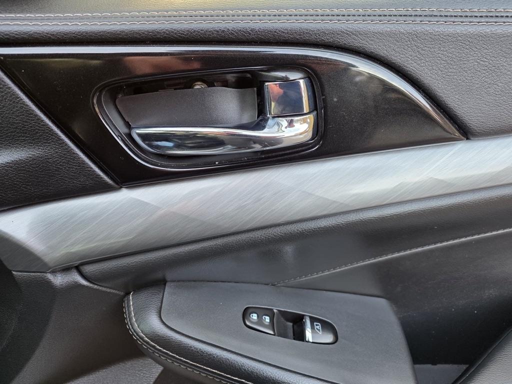 Nissan Maxima SV 3.5L *Ltd Avail* 2017