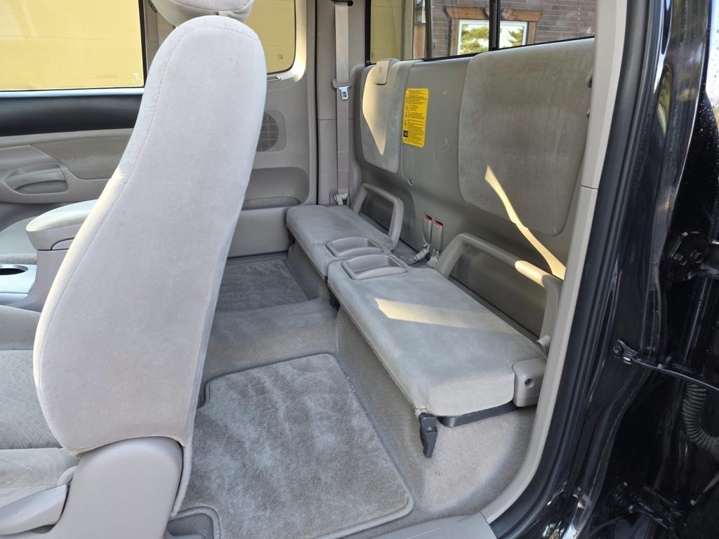 Toyota Tacoma 2WD Access V6 AT PreRunner (Natl) 2007