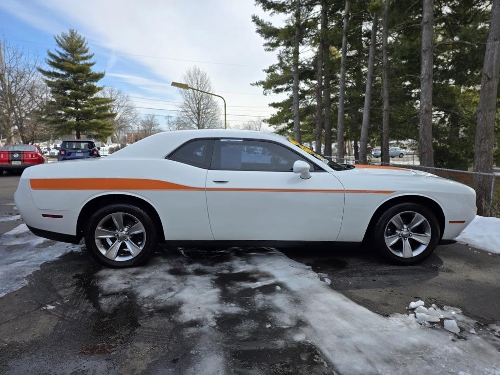 Dodge Challenger 2dr Cpe SXT 2016