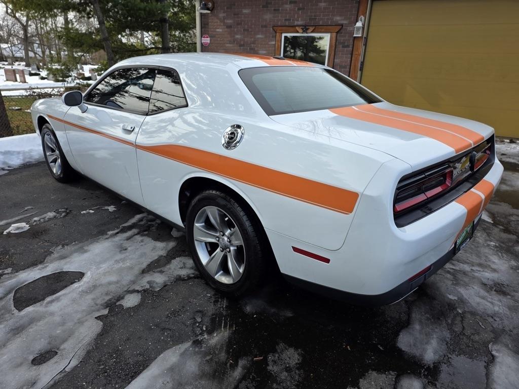Dodge Challenger 2dr Cpe SXT 2016