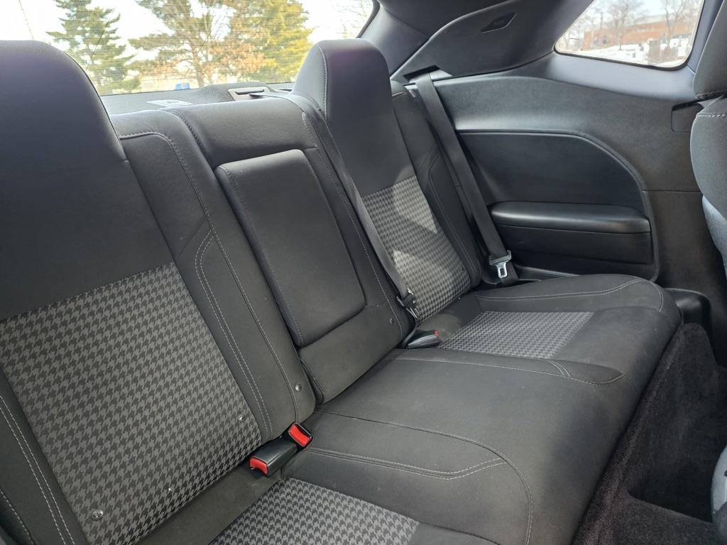 Dodge Challenger 2dr Cpe SXT 2016