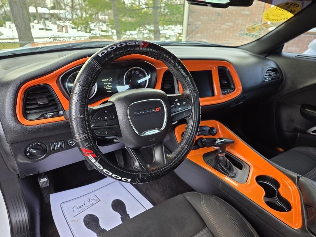Dodge Challenger 2dr Cpe SXT 2016