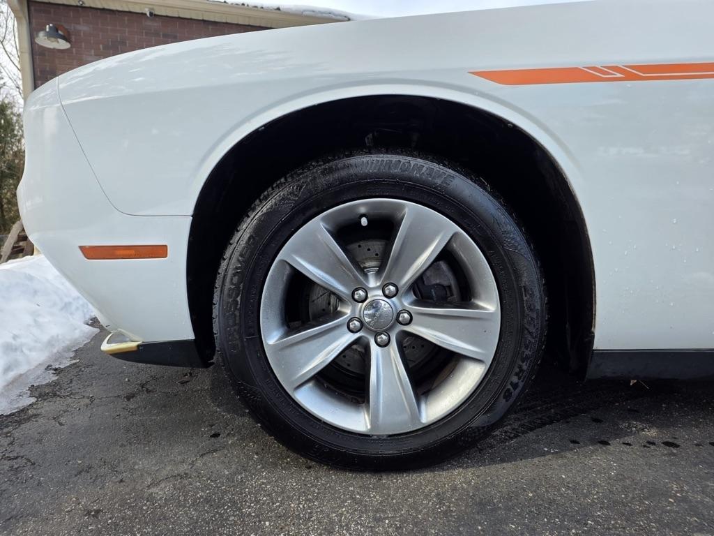 Dodge Challenger 2dr Cpe SXT 2016