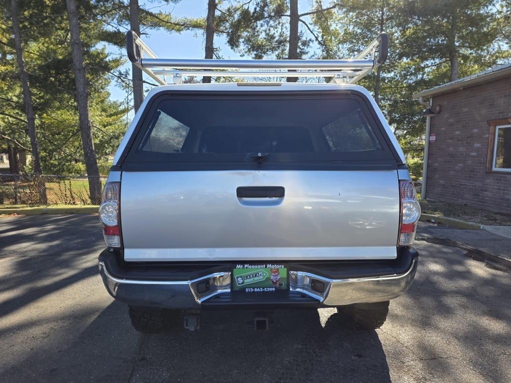 Toyota Tacoma 4WD Double LB V6 AT (Natl) 2010